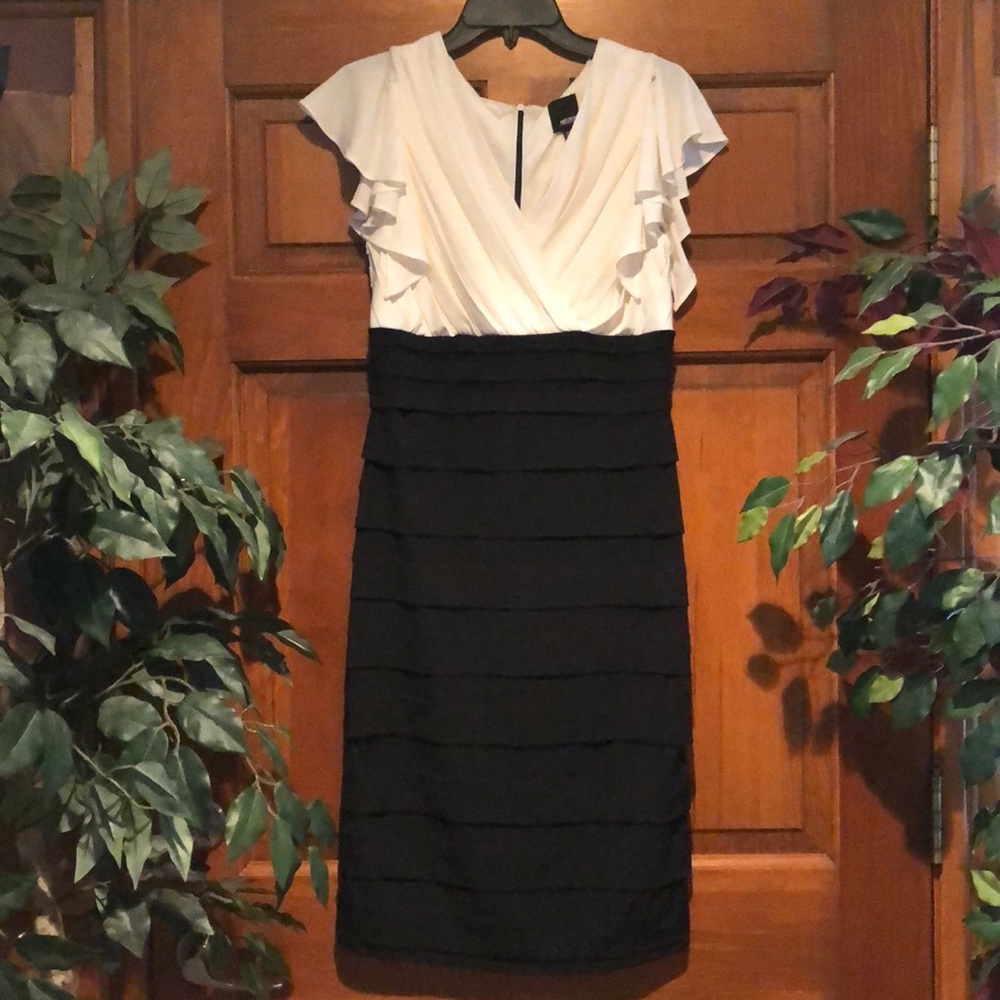 💐👗COCKTAIL DRESS SZ 10 BLACK/WHITE💐